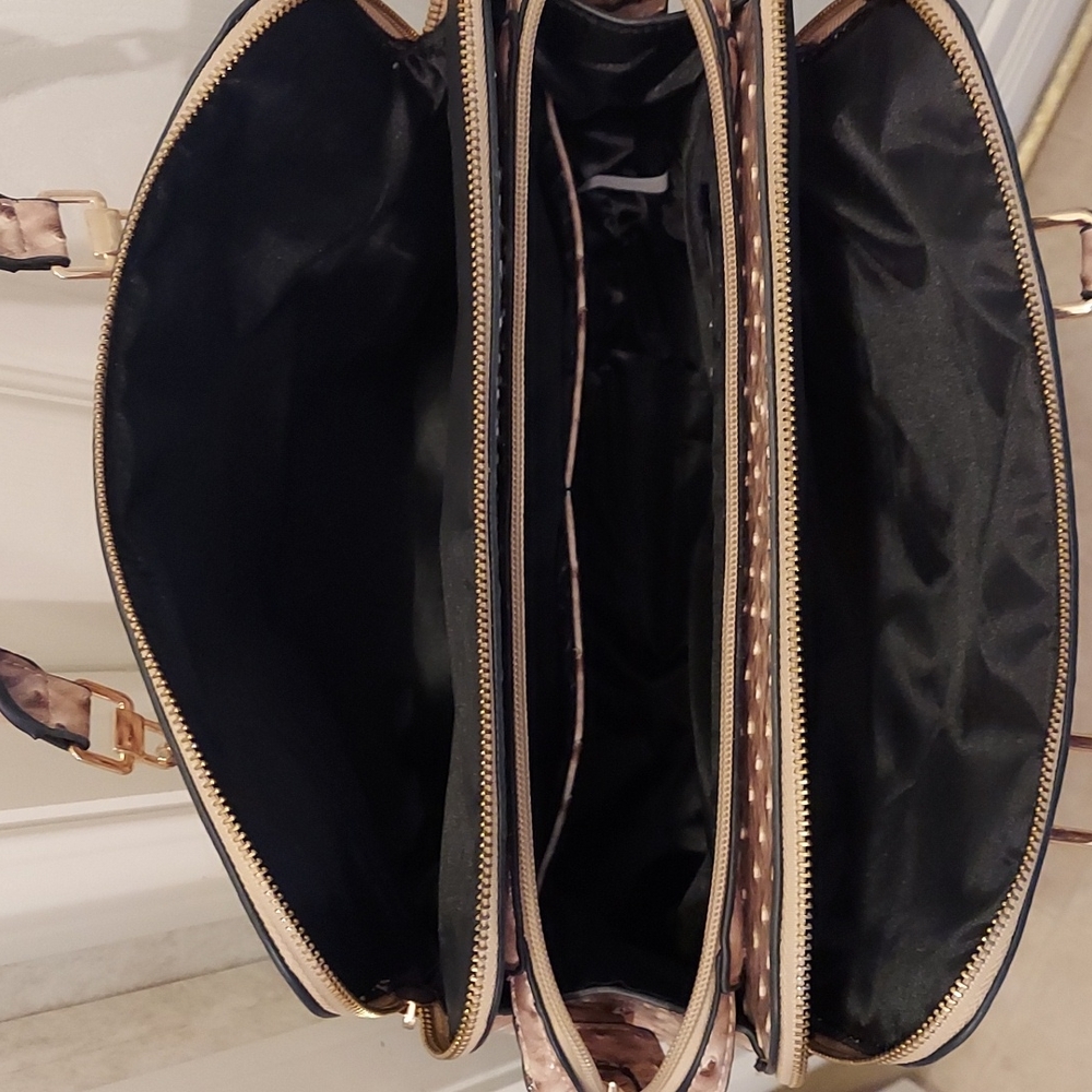 Fastionable Handbag - Picture 7 of 10